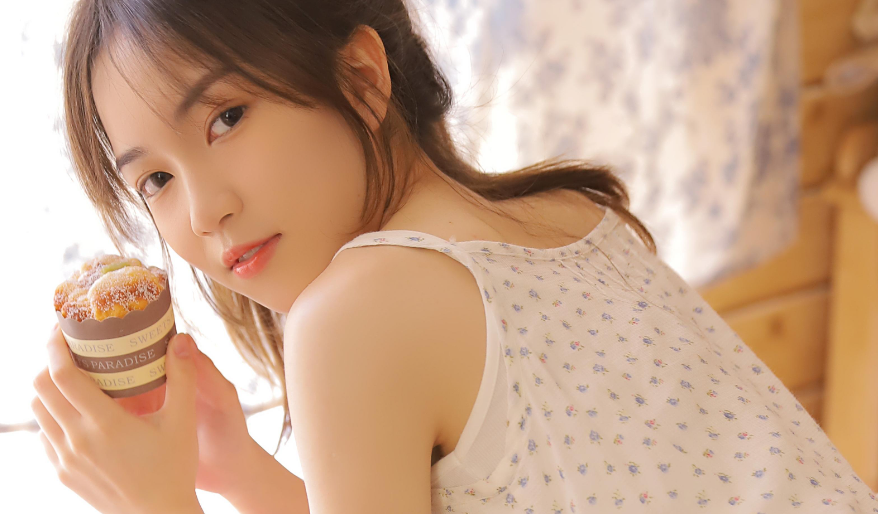 正确的金钱观与人生选择：为何包养不是真正的生存捷径